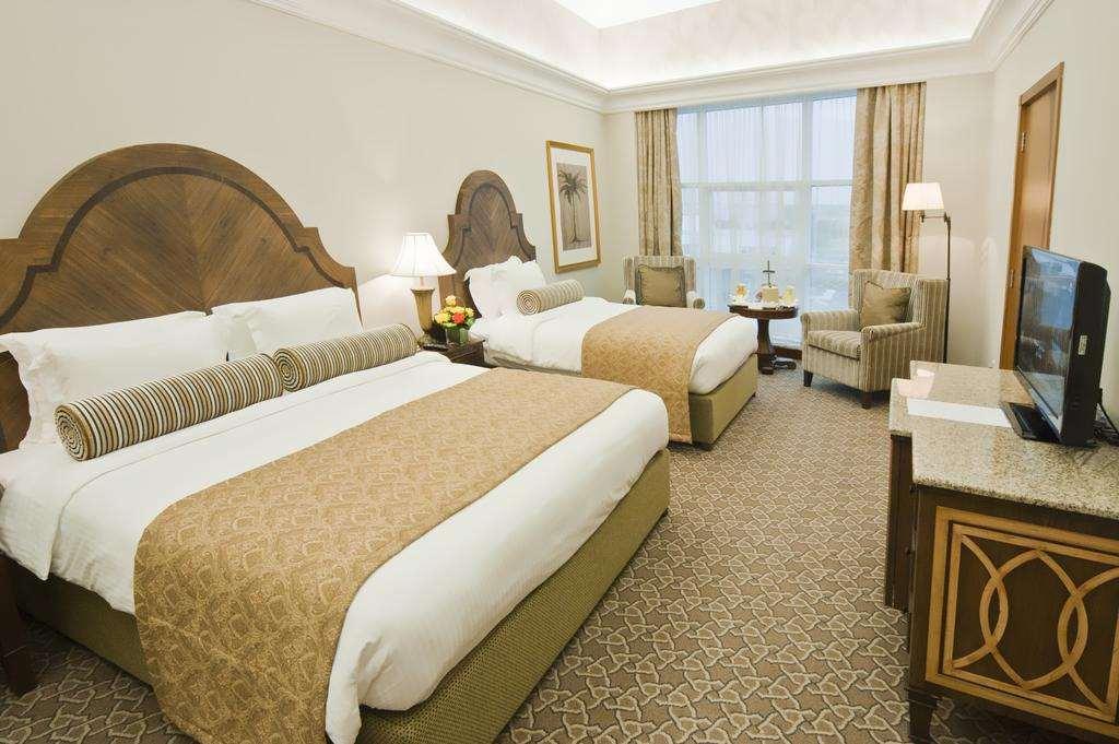 Ayla Hotel El Ayn Oda fotoğraf