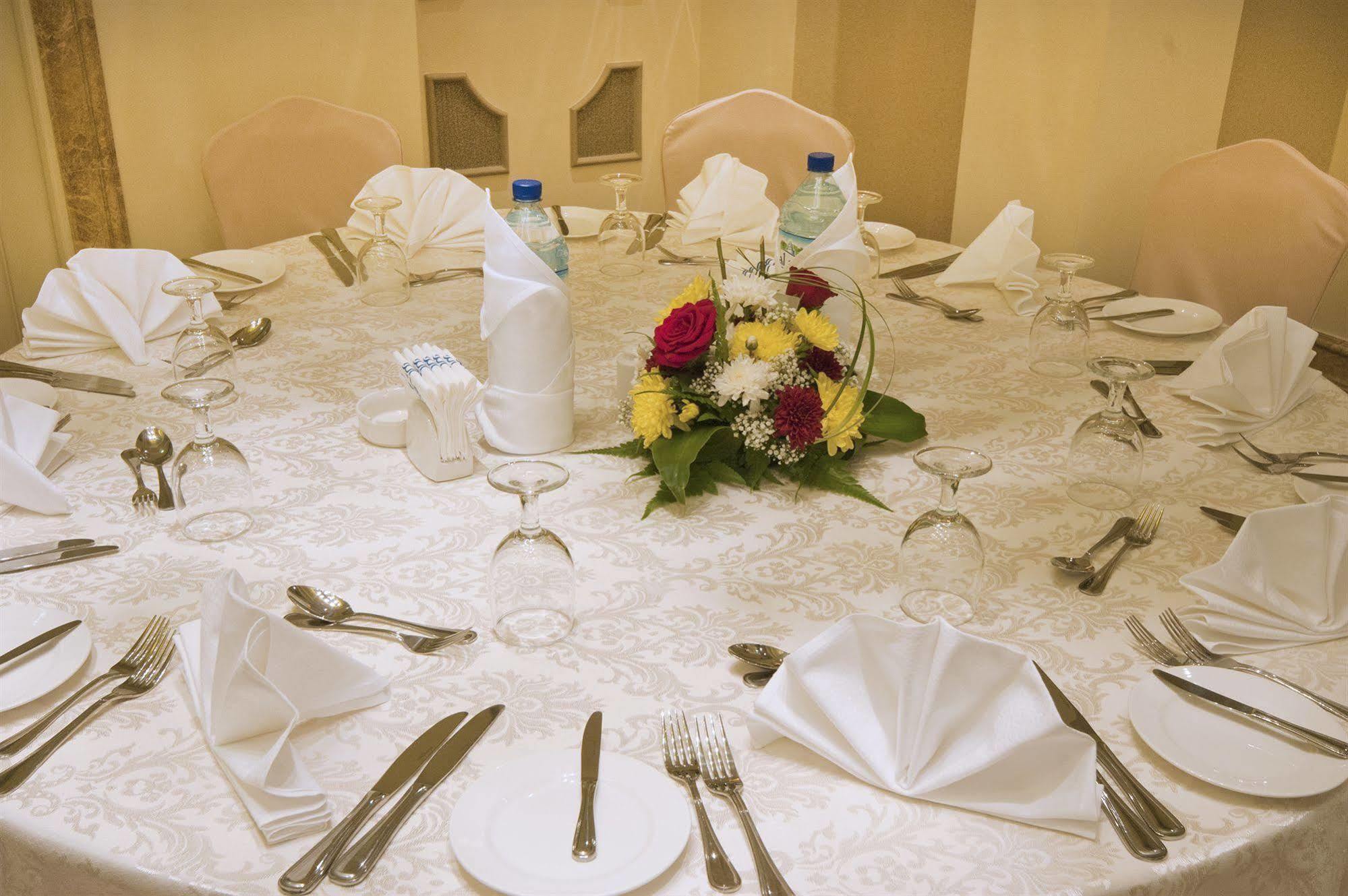 Ayla Hotel El Ayn Dış mekan fotoğraf